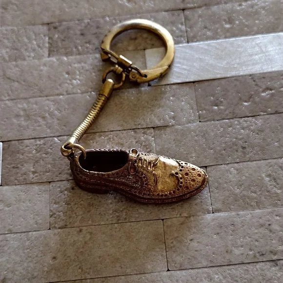 Walk Over Advertising Wing Tip Shoe Keychain - Picture 1 of 4